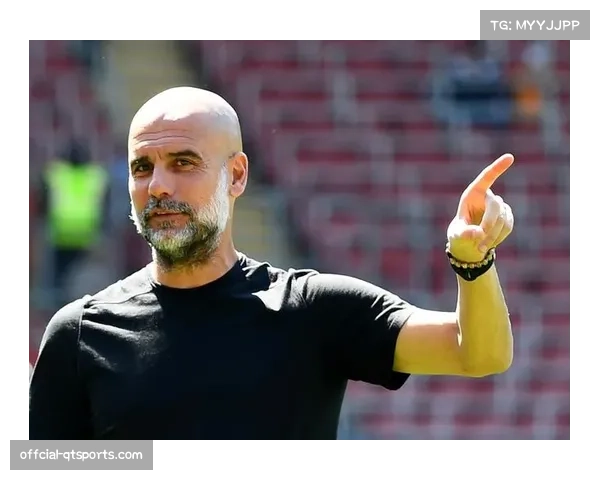 战术镜头：瓜迪奥拉在场边向福登紧急布置战术调整